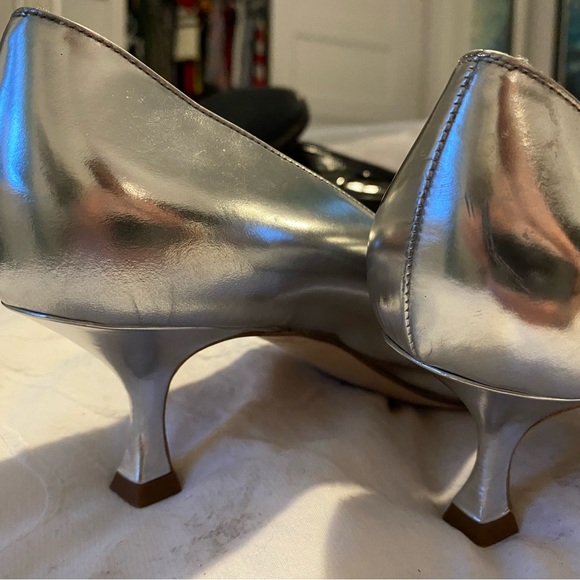 Silver small heel Manolo - Picture 2 of 4
